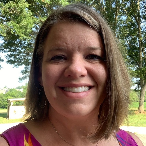 Meet your Posher, Katy - Picture 1 of 1
